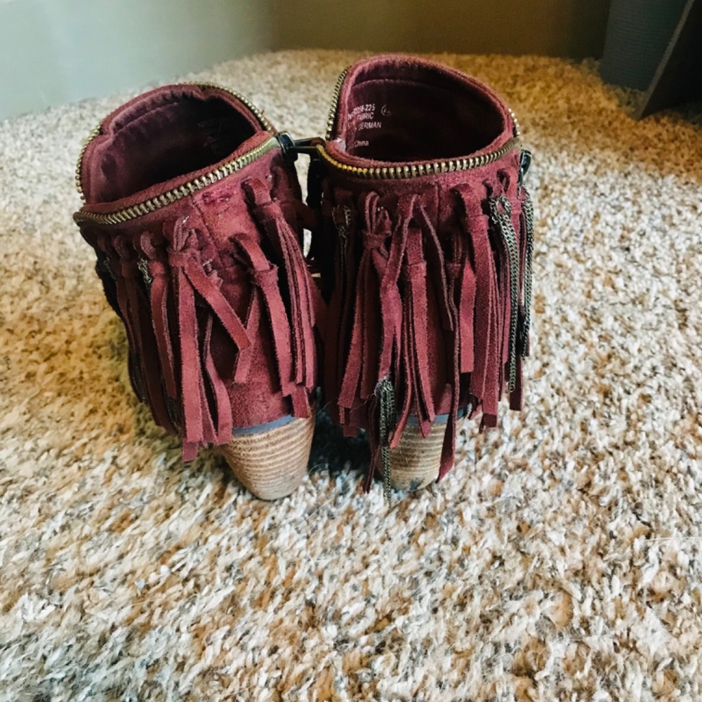 Fringed boots - Picture 2 of 3